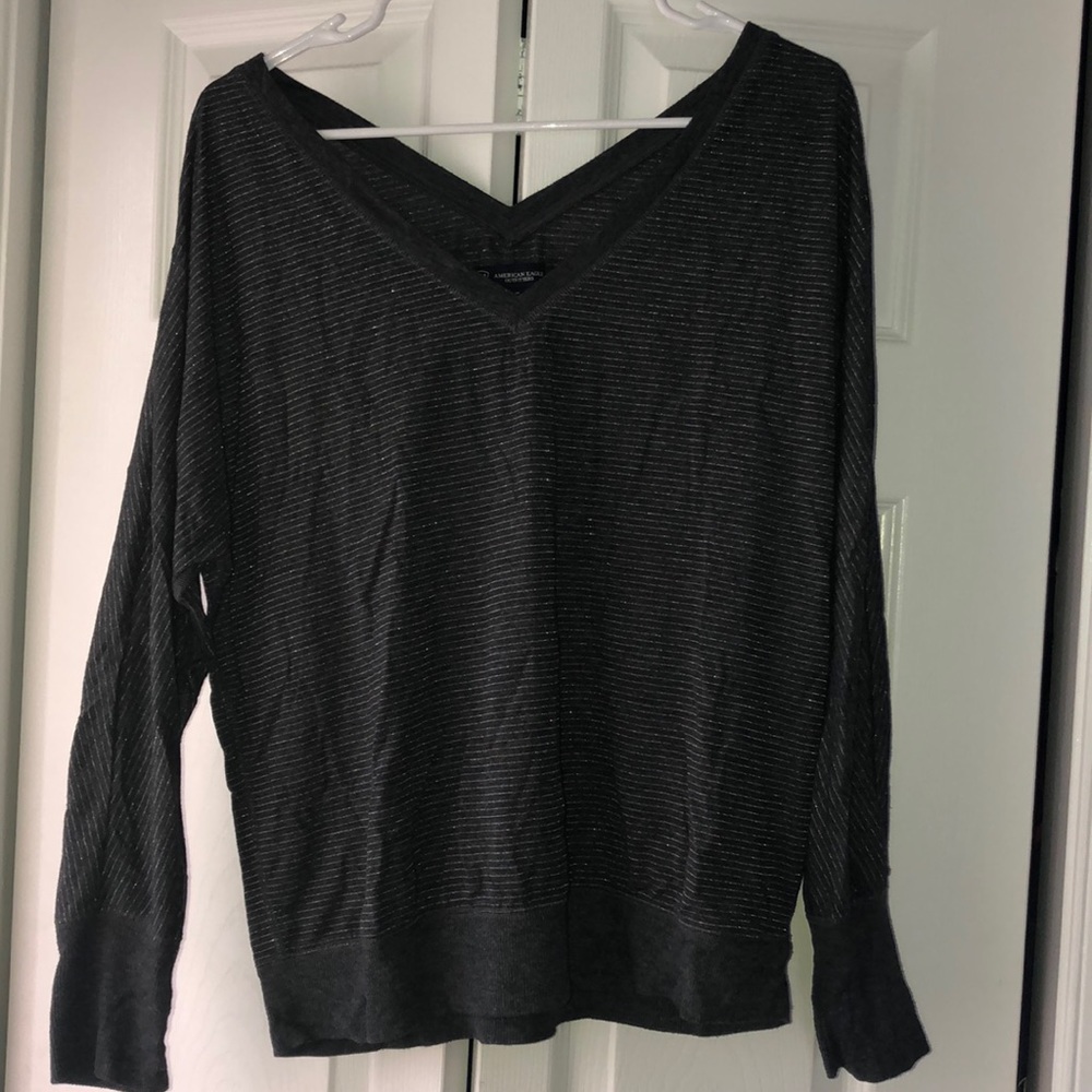 AE V-Neck Shirt